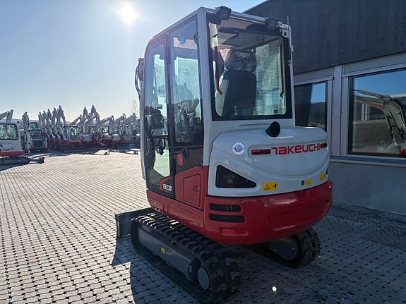 Takeuchi TB230, 4 år/4000t garanti, på lager 4 of 5