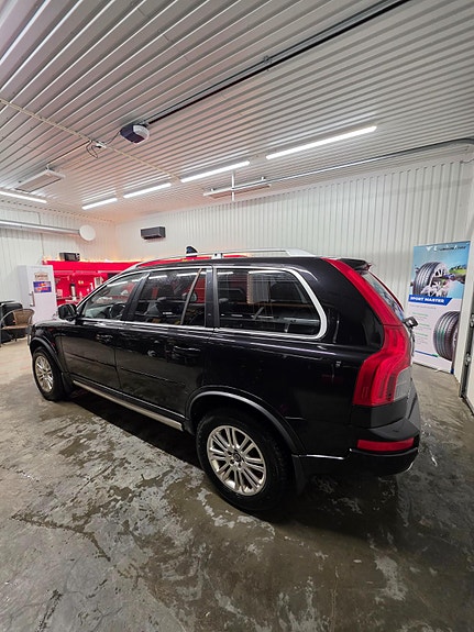 Volvo XC90 3 of 5