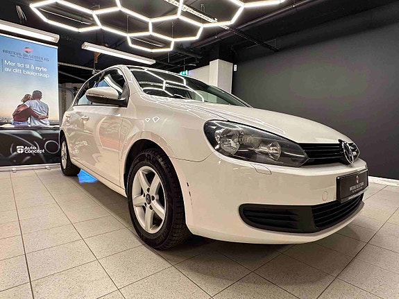 Volkswagen Golf VI 11 of 30