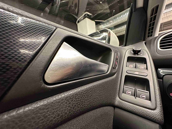 Volkswagen Golf VI 14 of 30