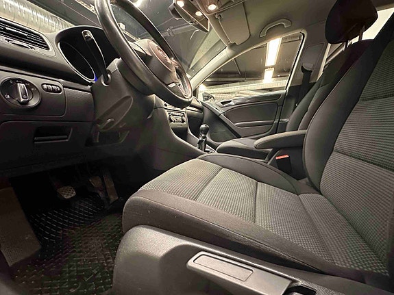 Volkswagen Golf VI 26 of 30
