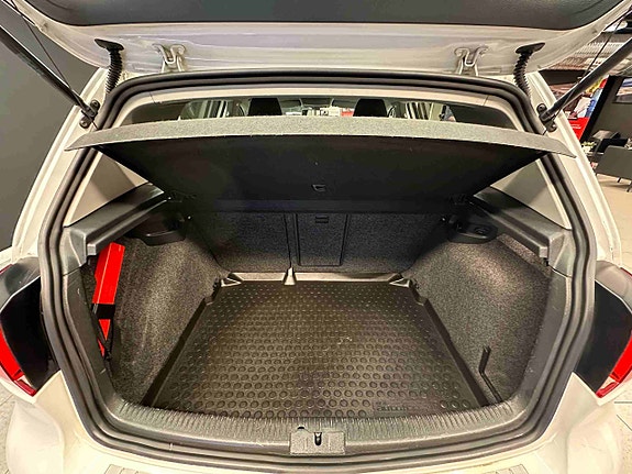 Volkswagen Golf VI 30 of 30