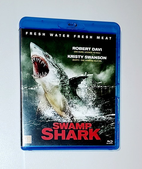 BLU RAY.SWAMP SHARK 2011. | FINN-torget