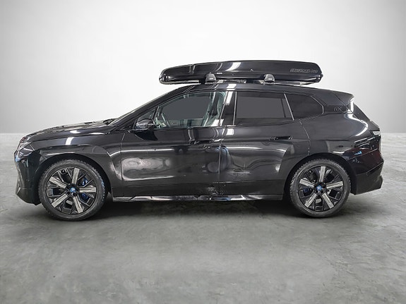 BMW iX 2 of 5