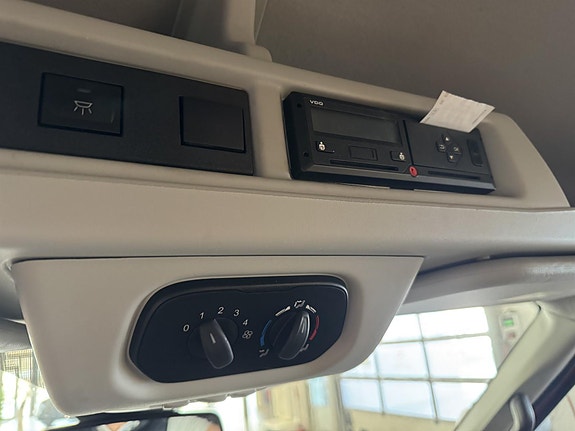 Ford Transit 16 of 19