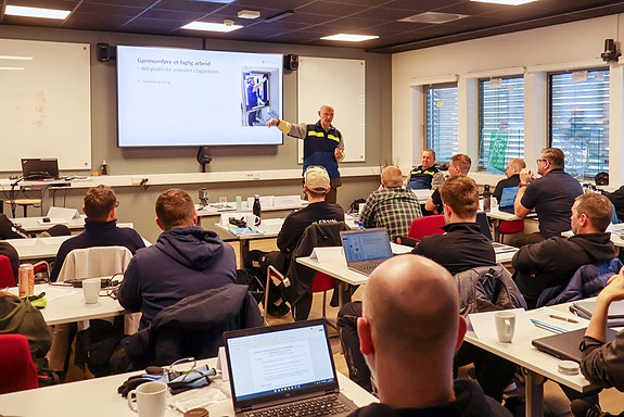 Klasseromsundervisning i Glassfaget.