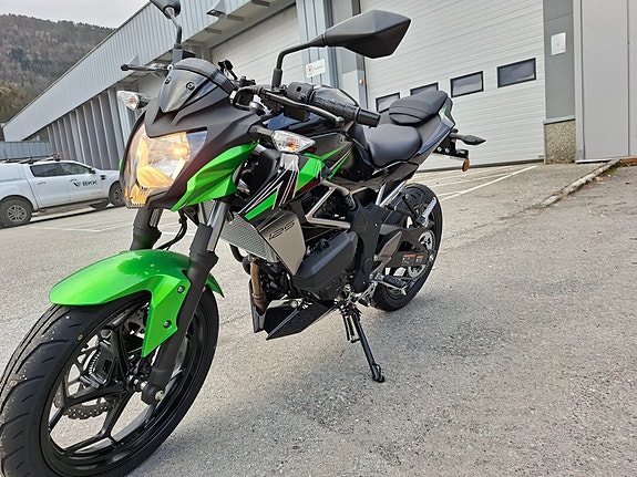 Kawasaki Z125 - Lager tømming nye 2024 modeller - Spar kr 17 000,- 5 of 7