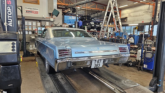 Chrysler New Yorker 2 of 5