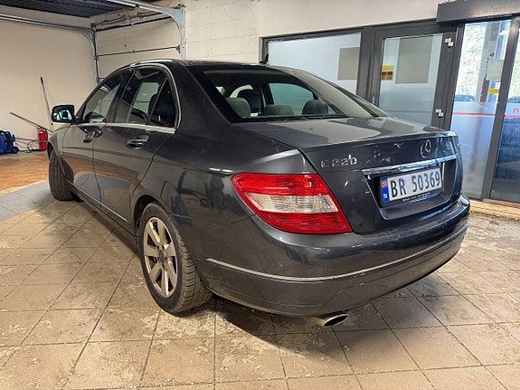Mercedes-Benz C220 d 3 of 30