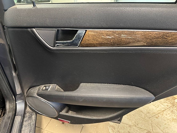 Mercedes-Benz C220 d 10 of 30