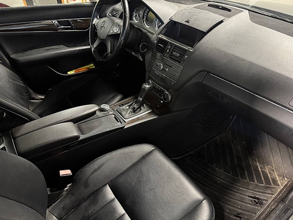 Mercedes-Benz C220 d 12 of 30