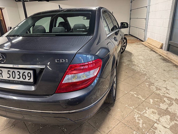 Mercedes-Benz C220 d 4 of 30