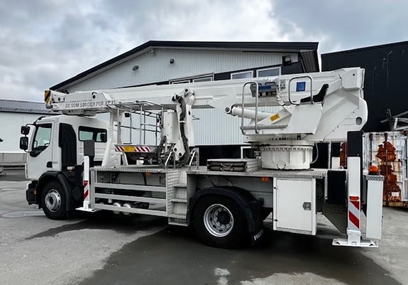 Volvo Fe520 m/ bronto skylift s35mdt (personlift) 2 of 5