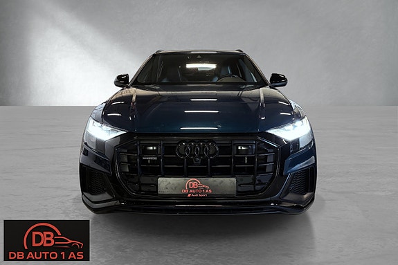 Audi Q8 2 of 5