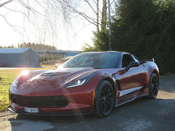 Chevrolet Corvette 3 of 30