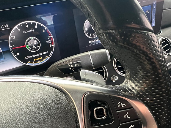 Mercedes-Benz E200 17 of 27