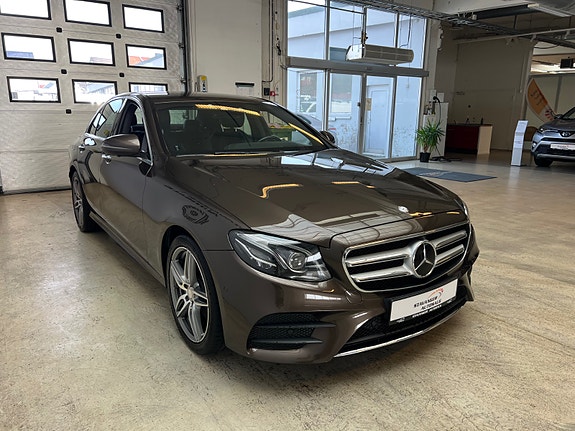 Mercedes-Benz E200 4 of 27