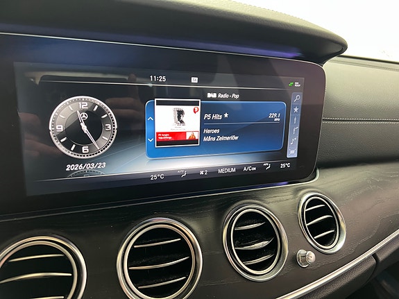 Mercedes-Benz E200 16 of 27