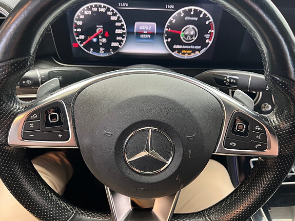 Mercedes-Benz E200 11 of 27
