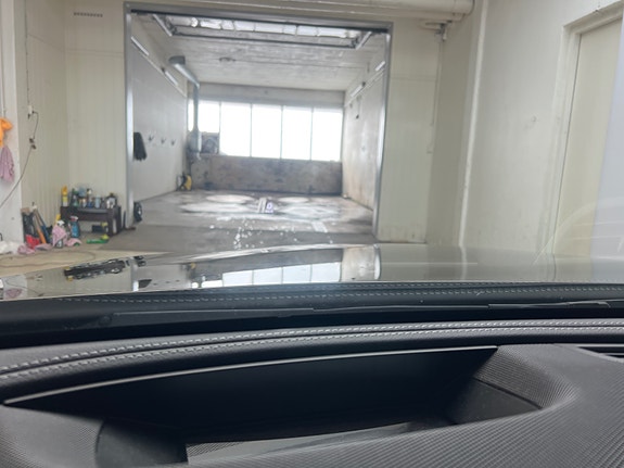 Mercedes-Benz E200 27 of 27