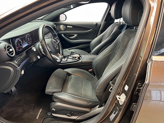 Mercedes-Benz E200 8 of 27