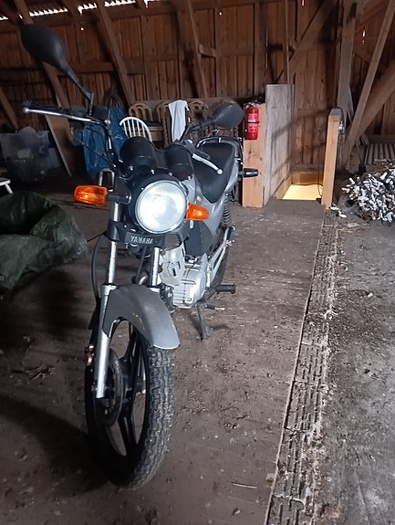 Yamaha YBR 125 3 of 8