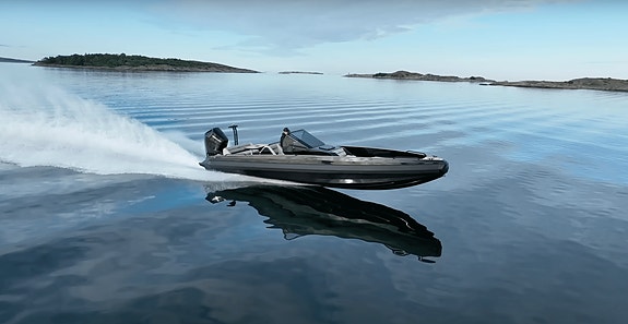 2022 Iron 767 med Mercury 300 V8 - Strøken båt, ser ny ut