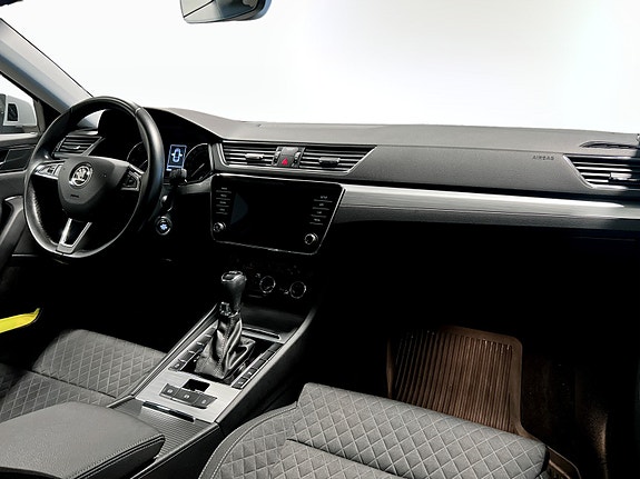 Skoda Superb 18 of 30