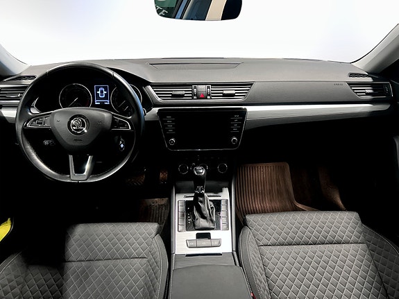 Skoda Superb 24 of 30