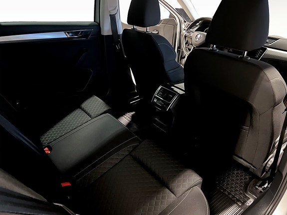 Skoda Superb 17 of 30