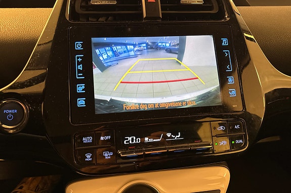 Toyota Prius Plug-in Hybrid 9 of 18