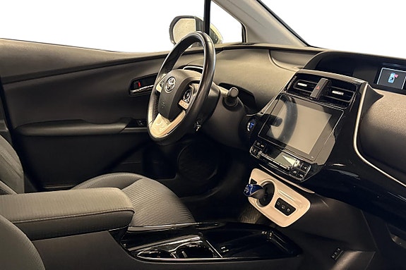 Toyota Prius Plug-in Hybrid 18 of 18