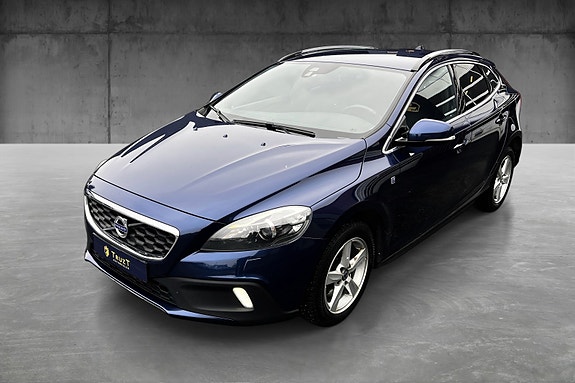 Volvo V40 Cross Country 3 of 5