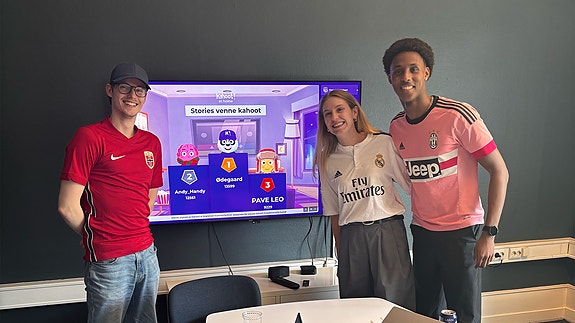 FotballtrøyeFredag på kontoret