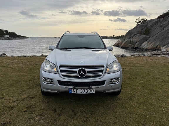 Mercedes-Benz GL420 3 of 24