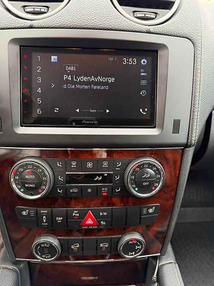 Mercedes-Benz GL420 9 of 24