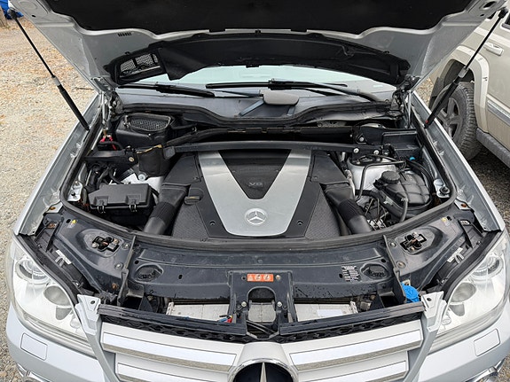 Mercedes-Benz GL420 22 of 24