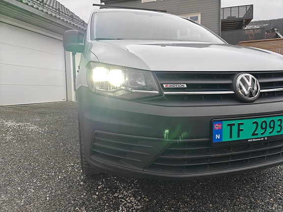 Volkswagen Caddy Maxi 2 of 24