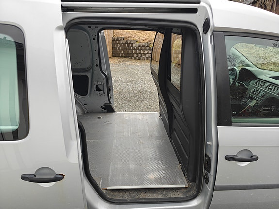 Volkswagen Caddy Maxi 14 of 24