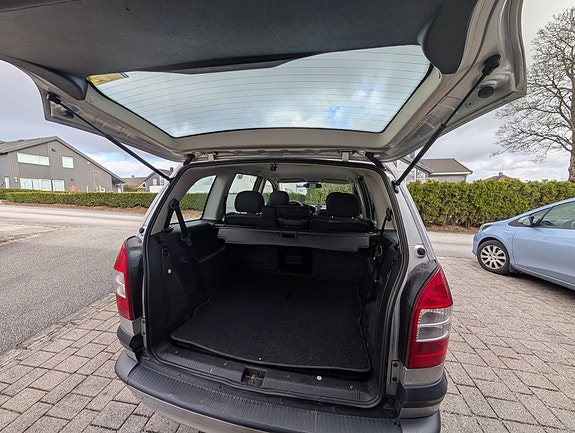 Opel Zafira 14 of 18