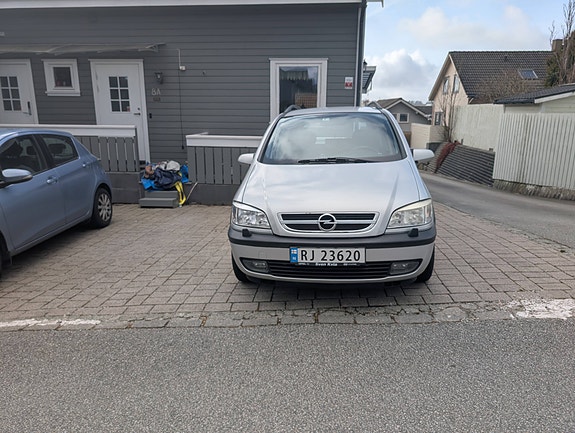 Opel Zafira 4 of 5