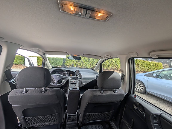 Opel Zafira 9 of 18