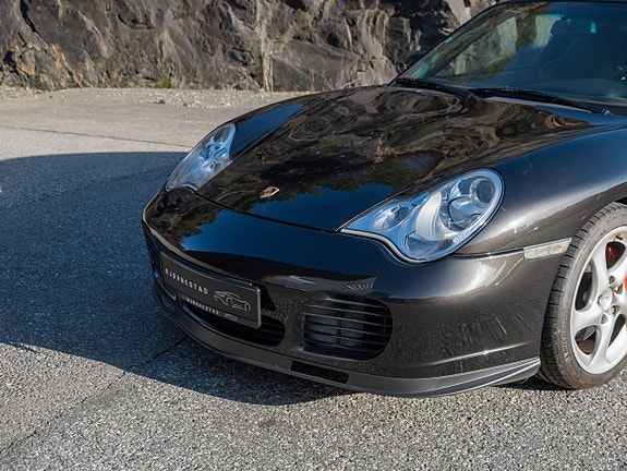 Porsche 911 4 of 5