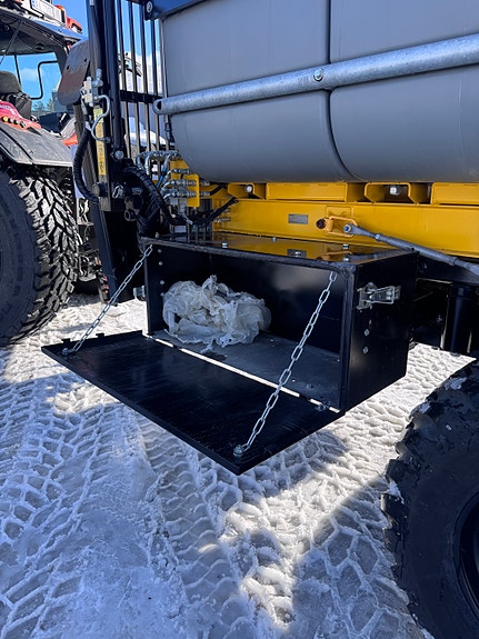 Demokjørt Kesla 144HD med vanntank og tømmerstaker, kr 1 100 000,-