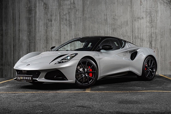 Lotus Emira 3 of 5