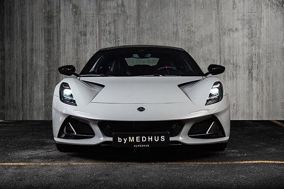 Lotus Emira 4 of 5