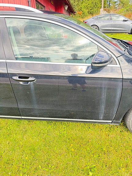 Volkswagen Passat 4 of 19