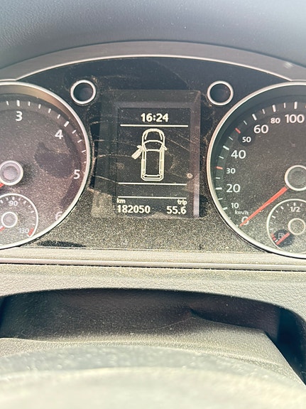 Volkswagen Passat 17 of 19