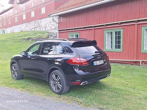 Porsche Cayenne 5 of 13