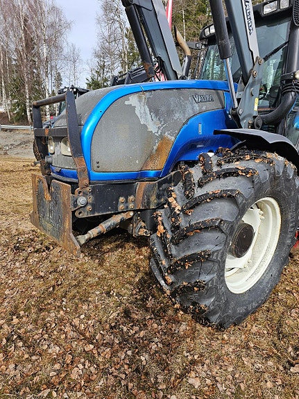 Valtra T190 med underliggende skjær 2007, kr 545 000,-